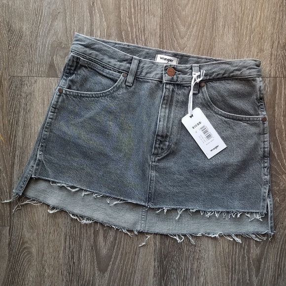 Wrangler Dresses & Skirts - 🆕️Wrangler Retro Raw Hem Grey Denim Skirt
